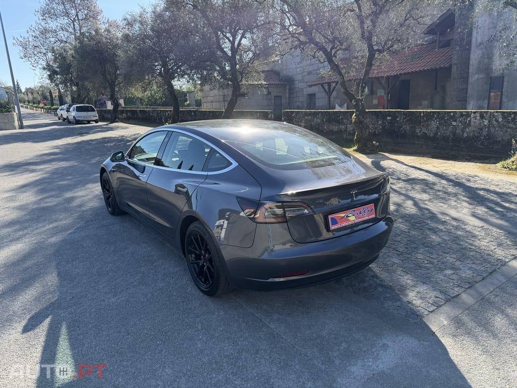 Tesla Model 3 Standard Range Plus RWD