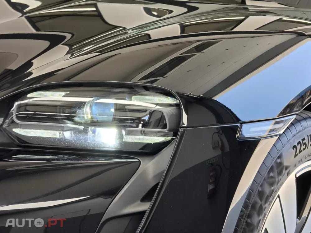 Porsche Taycan 4
