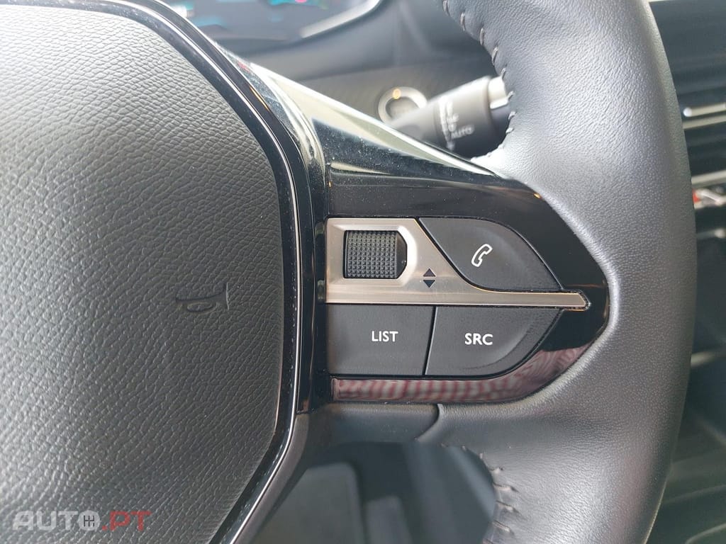 Peugeot E-2008 50 kWh Active Pack