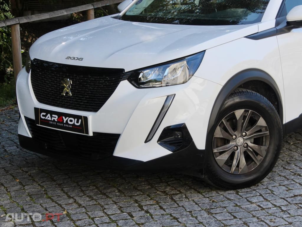 Peugeot 2008 1.2 PureTech Active EAT8