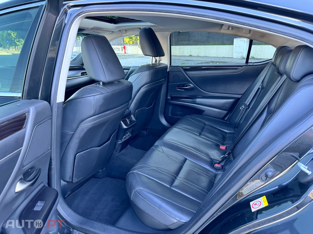 Lexus ES Executive+