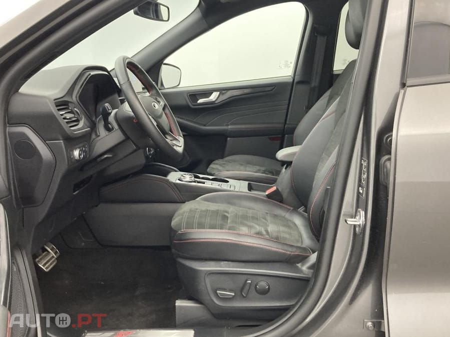Ford Kuga 2.5 FHEV ST-Line X
