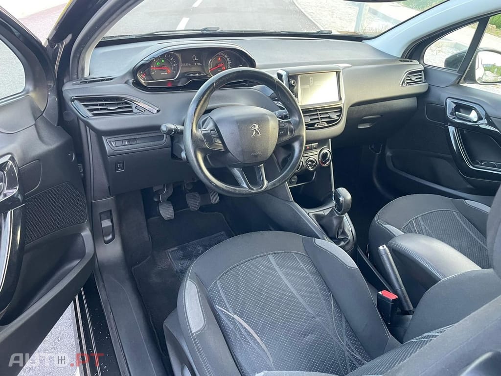 Peugeot 208 1.2 VTi Access