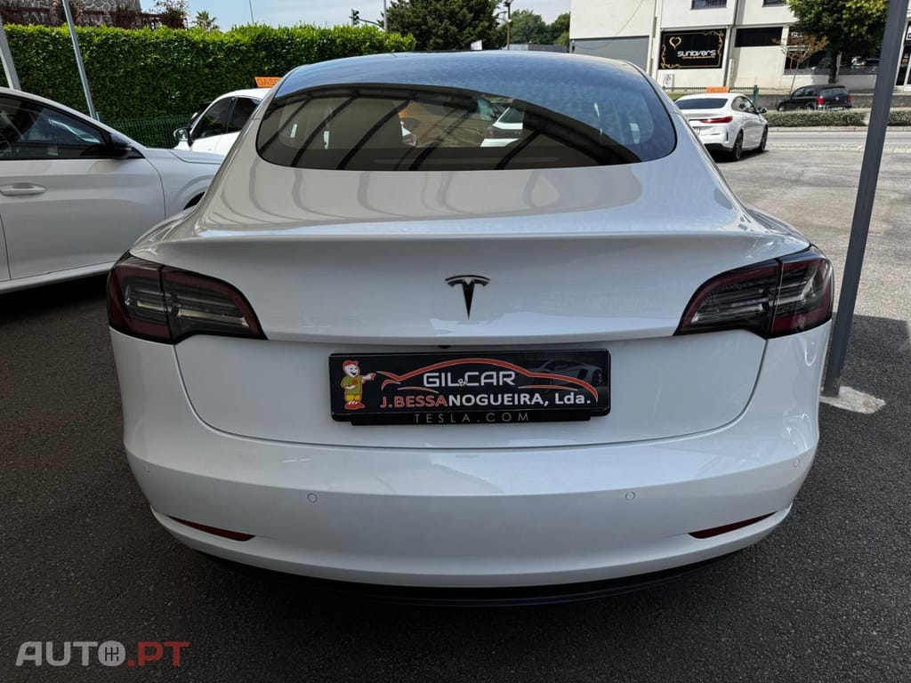 Tesla Model 3 Standard Range Plus RWD