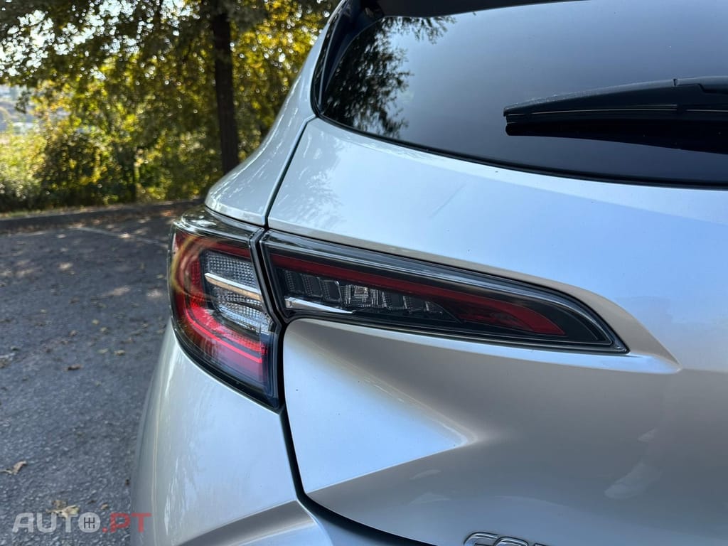 Toyota Corolla 2.0 Hybrid Square Collection