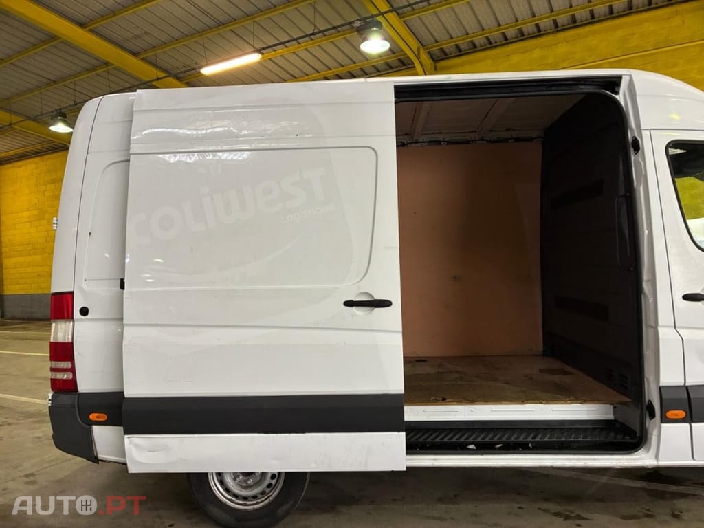 Mercedes-Benz Sprinter 211 CDi 37S 3.0T Tronic Plus