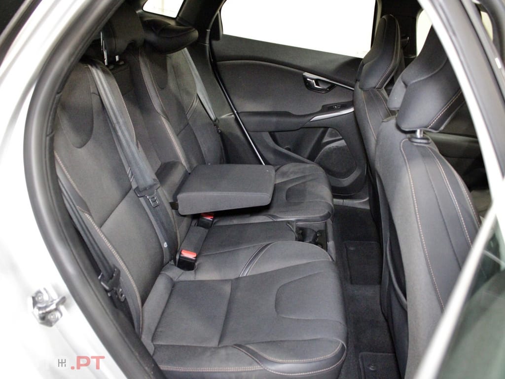 Volvo V40 Cross Country 2.0 D2 Kinetic Geartronic