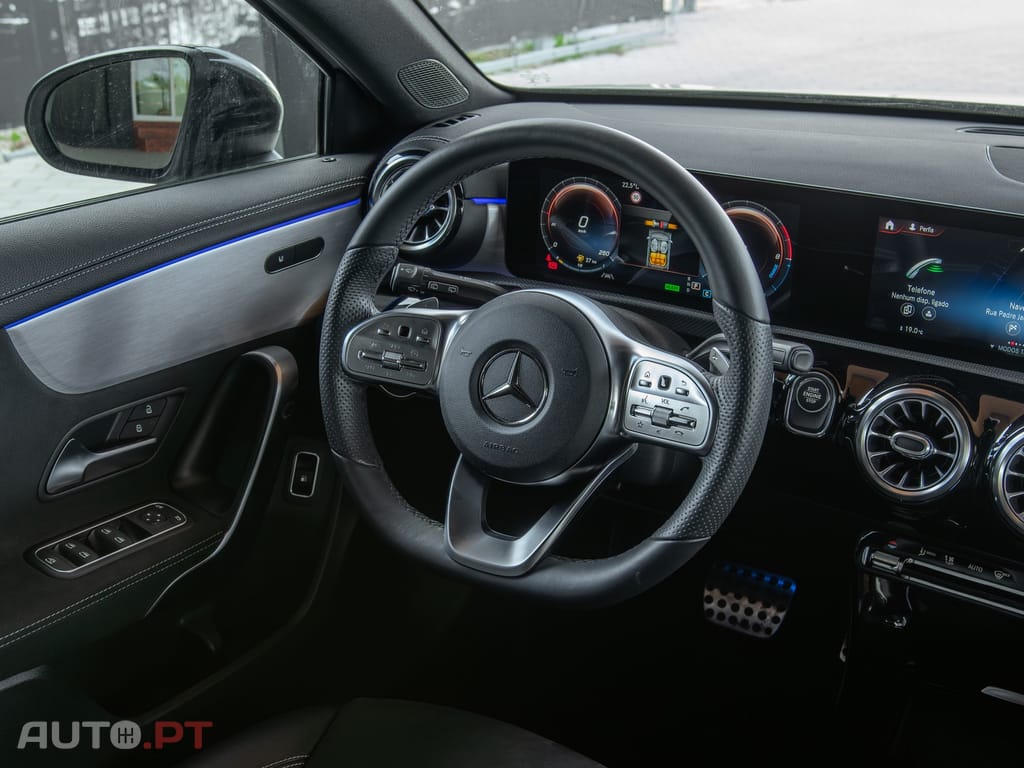 Mercedes-Benz A 250 e AMG Line