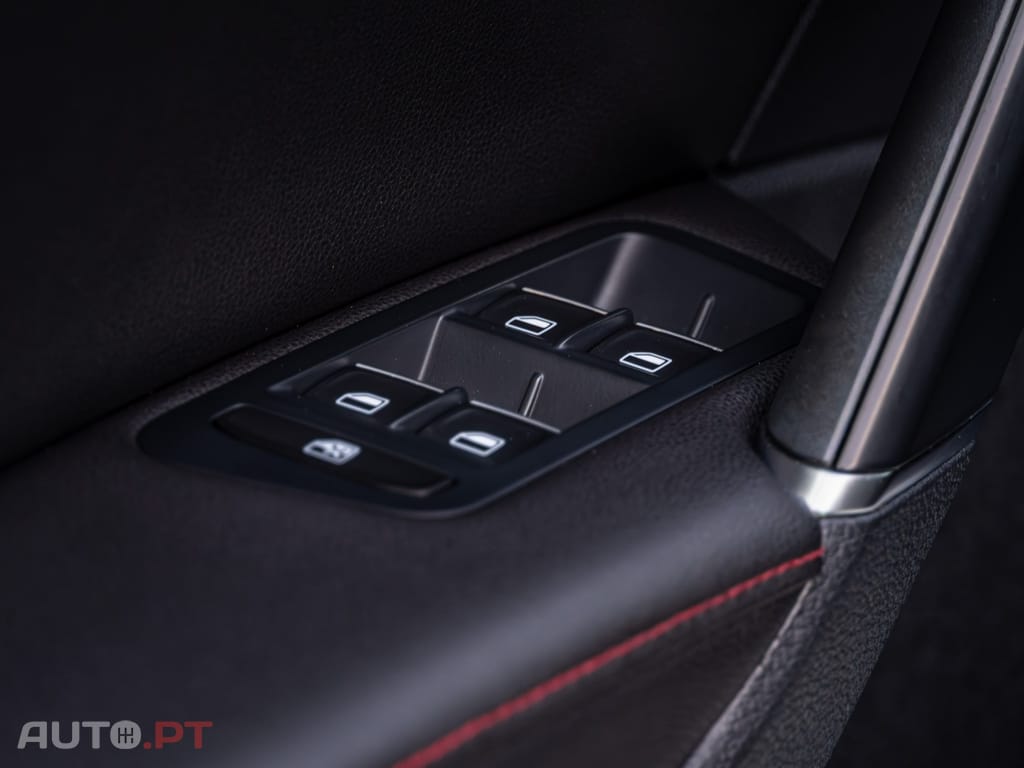 Volkswagen Golf 2.0 TSi GTi DSG Performance