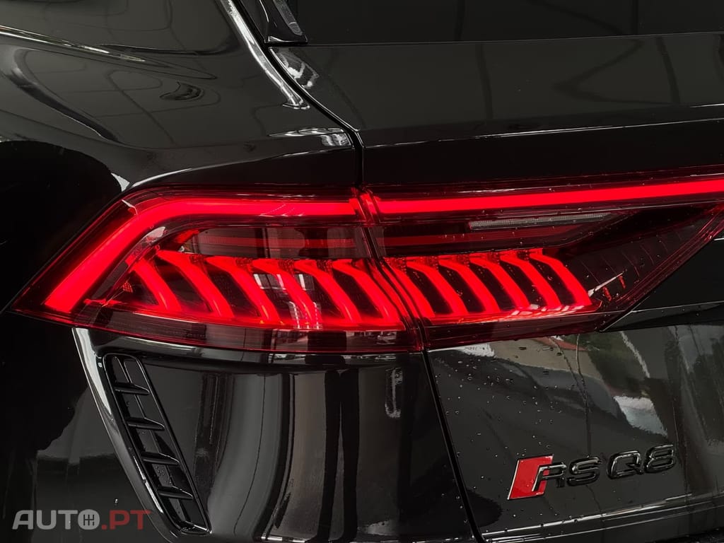 Audi RSQ8 4.0 TFSi quattro Matrix