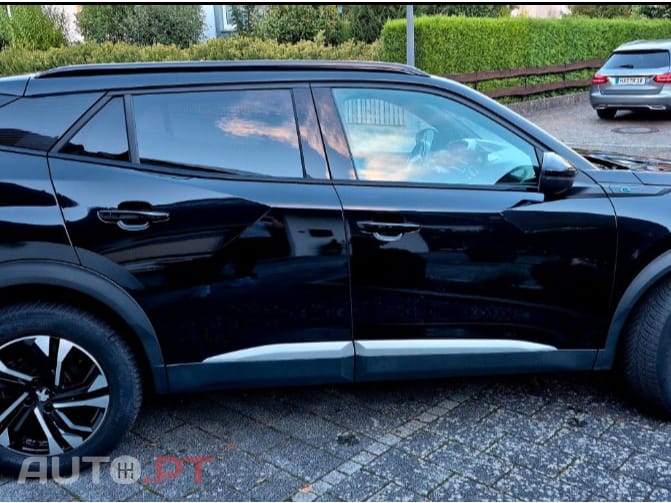 Peugeot E-2008 Trend