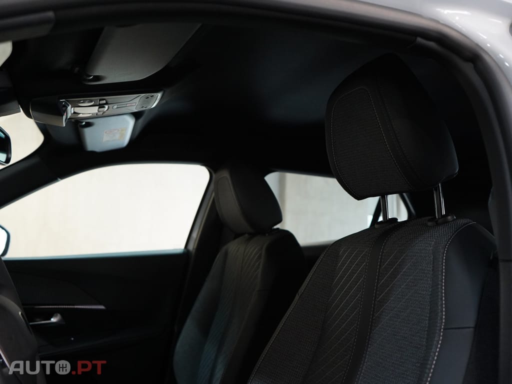 Peugeot 2008 1.2 Hybrid Allure e-DCS6