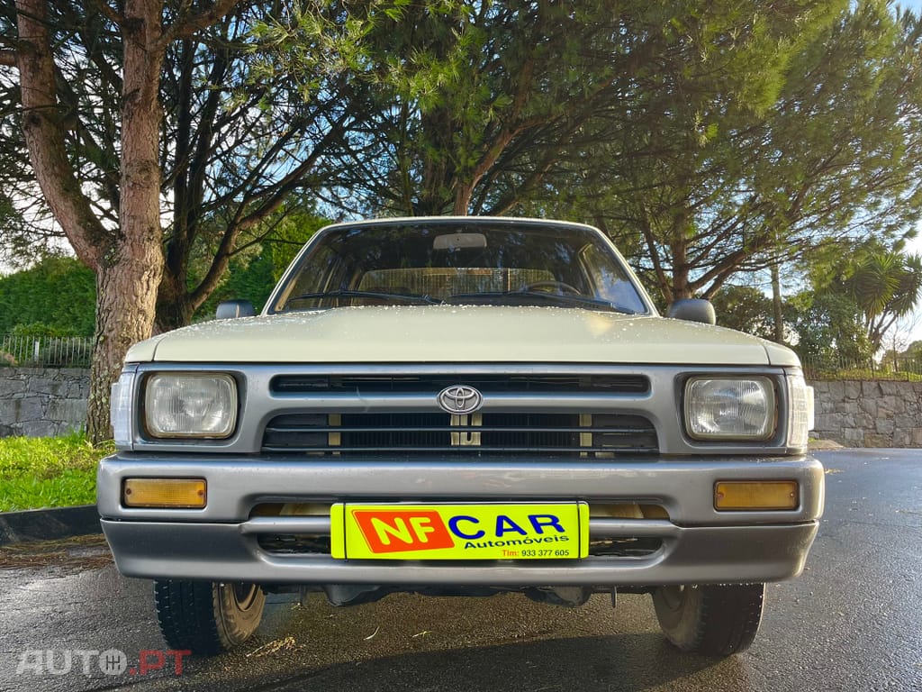 Toyota Hilux 2.4 D LN105L