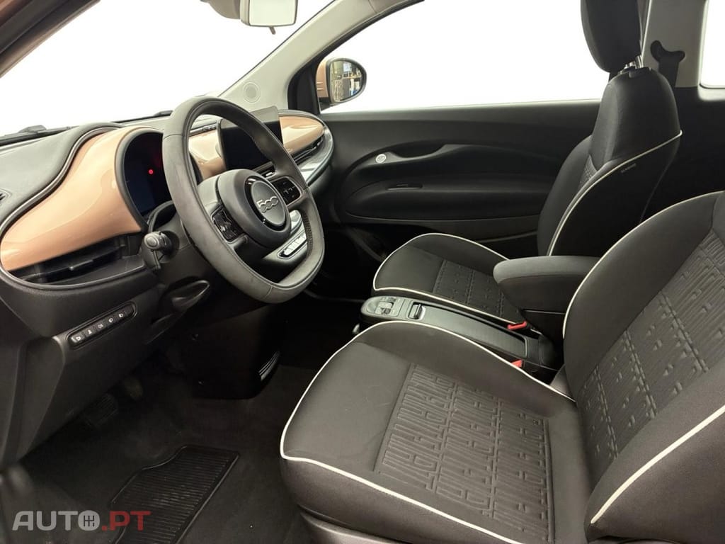 Fiat 500e La Prima