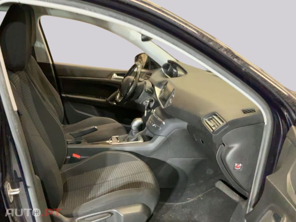 Peugeot 308 1.2 PureTech EAT6
