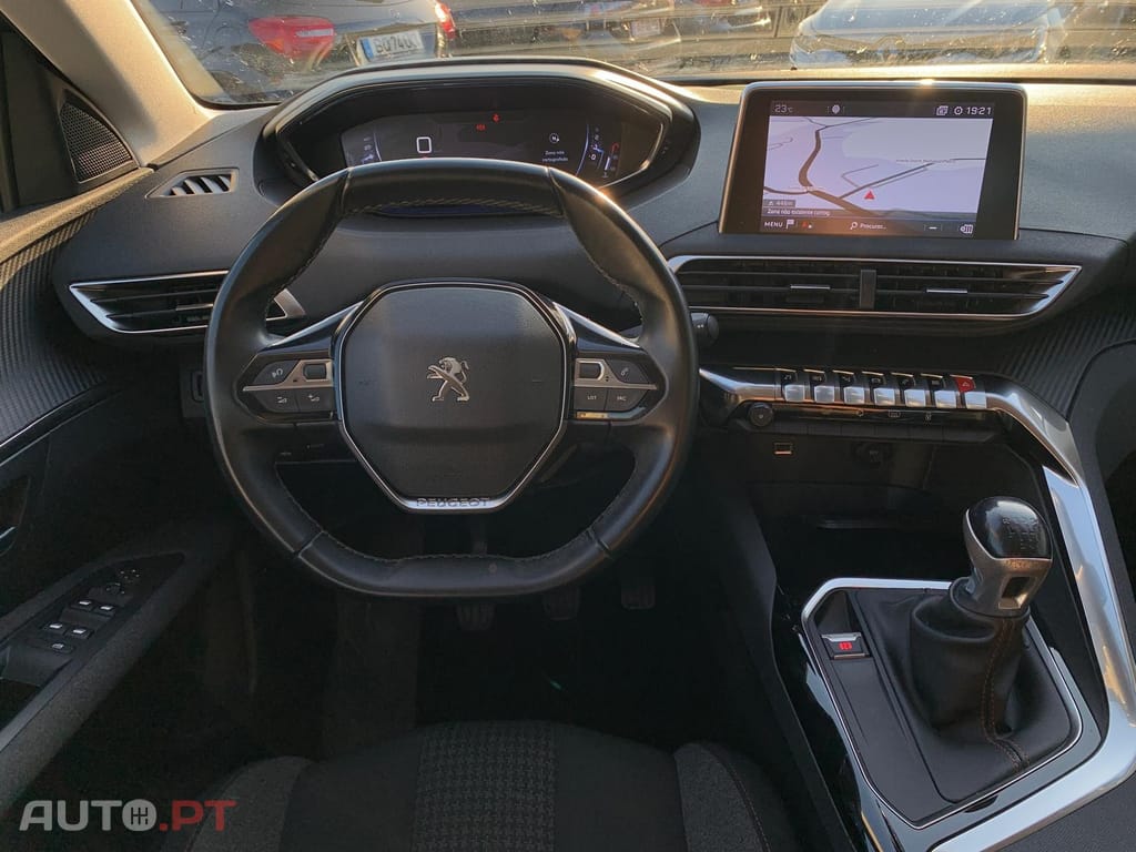 Peugeot 3008 1.5 BlueHDi Active