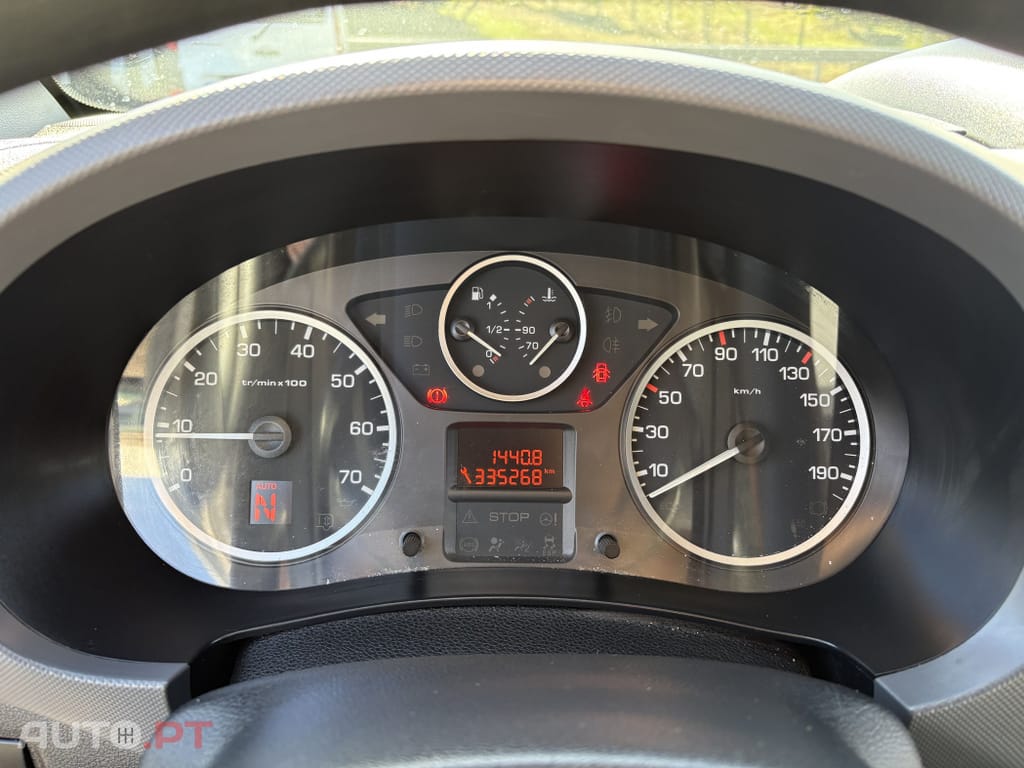 Citroen Berlingo 1.6 HDI 3 Lugares Caixa Automática