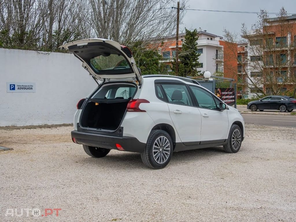 Peugeot 2008 PureTech 110 GPF Stop&Start EAT6 Signature