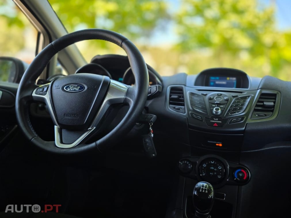 Ford Fiesta 1.0 EcoBoost S&S TITANIUM