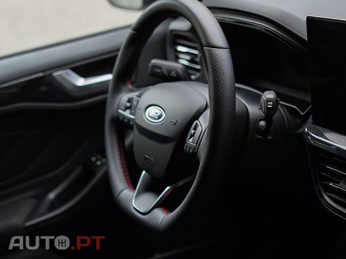 Ford Focus 1.0 EcoBoost MHEV ST-Line Design SIP