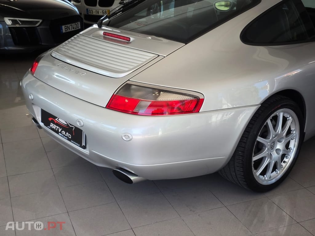Porsche 996 Carrera 4 Coupé