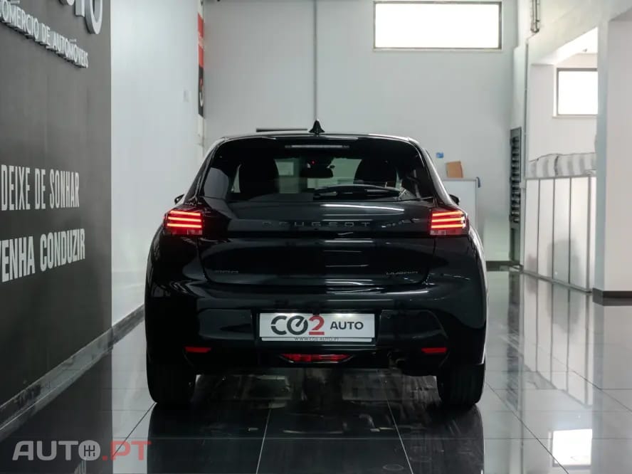 Peugeot 208 1.2 Hybrid Allure e-DCS6