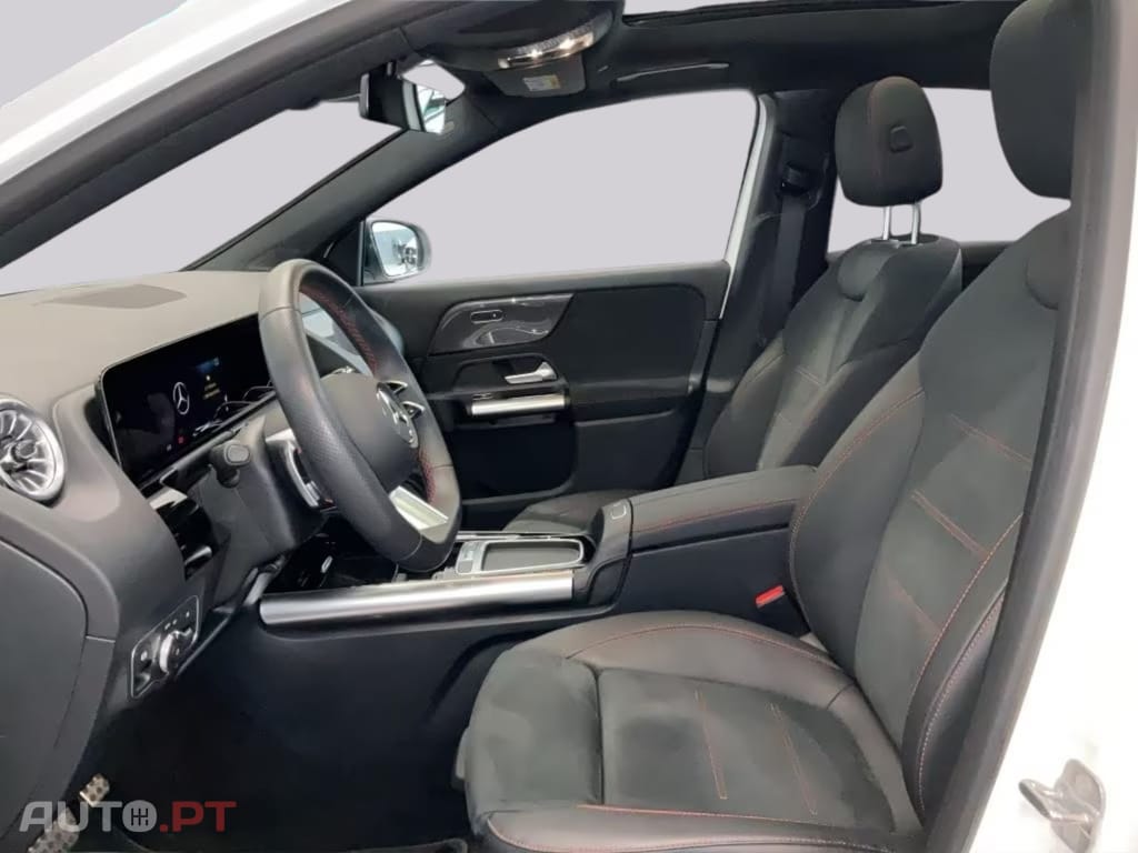 Mercedes-Benz GLA 250 I.V.A DEDUTIVEL e AMG Pack NIGHT