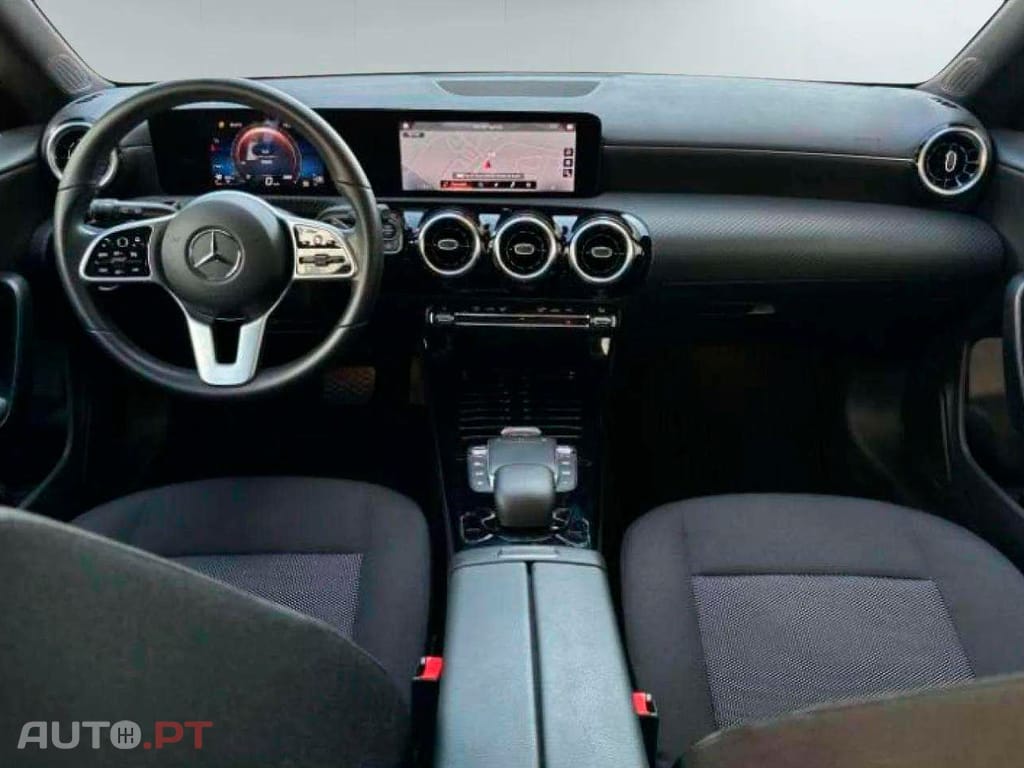Mercedes-Benz CLA 180 I.V.A DEDUTÍVEL d Shooting Brake Style Plus