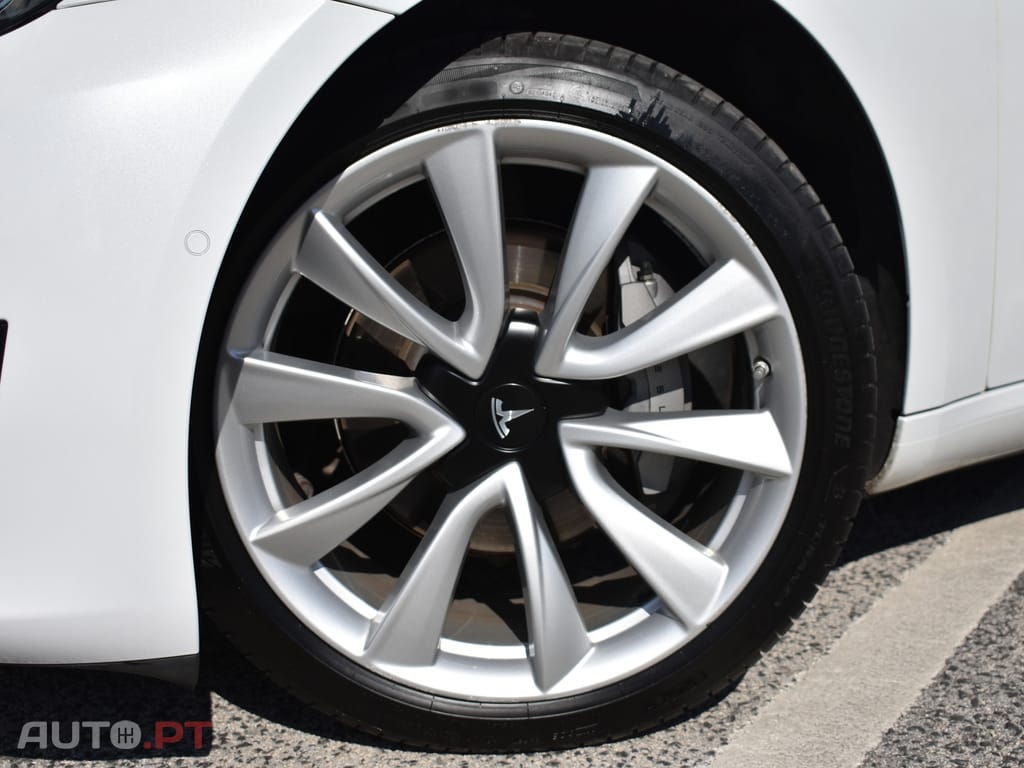 Tesla Model 3 Standard RWD Plus