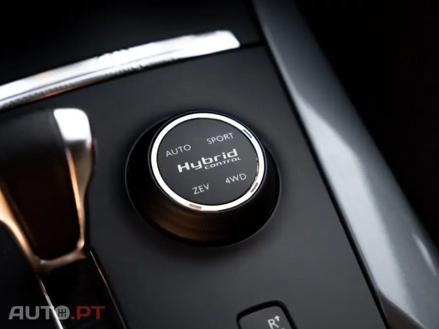 Citroen DS5 2.0 HDi Hy4 So Chic CMP6 102g