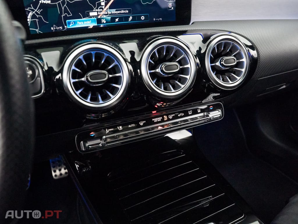 Mercedes-Benz A 250 e AMG Line