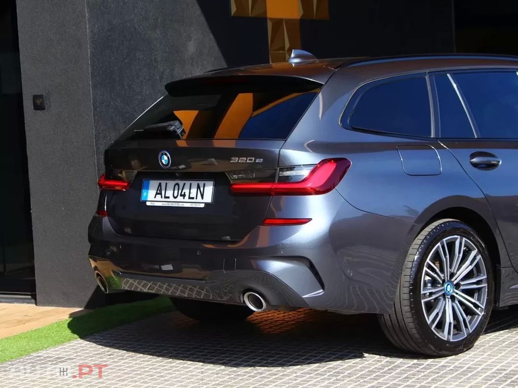 BMW 320 320