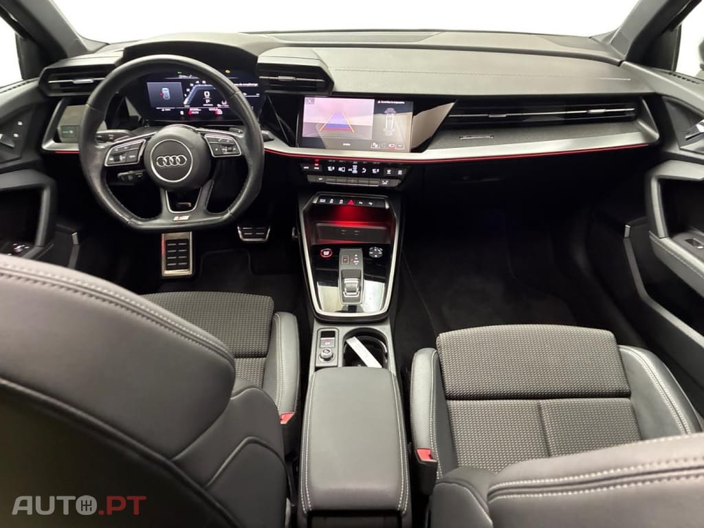 Audi S3 TFSI S tronic Quattro