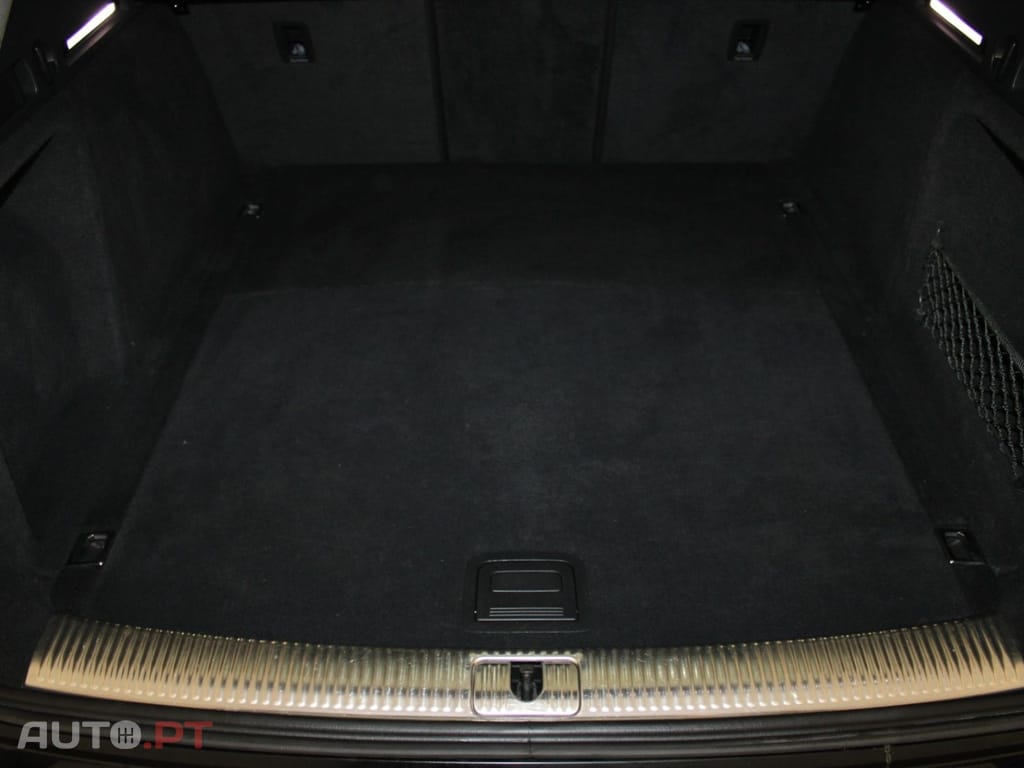 Audi A4 Avant 35 TDI STRONIC I.V.A DEDUTÍVEL