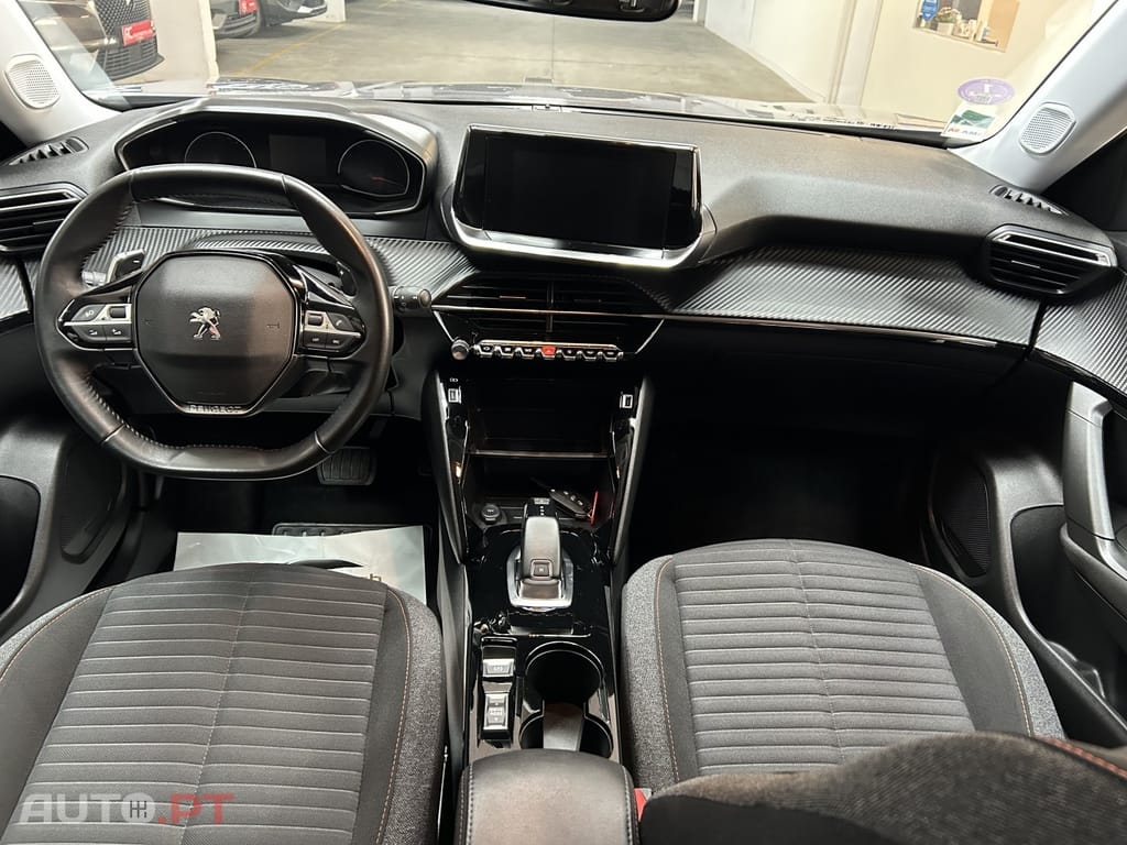Peugeot 2008 1.2 PureTech Active EAT8