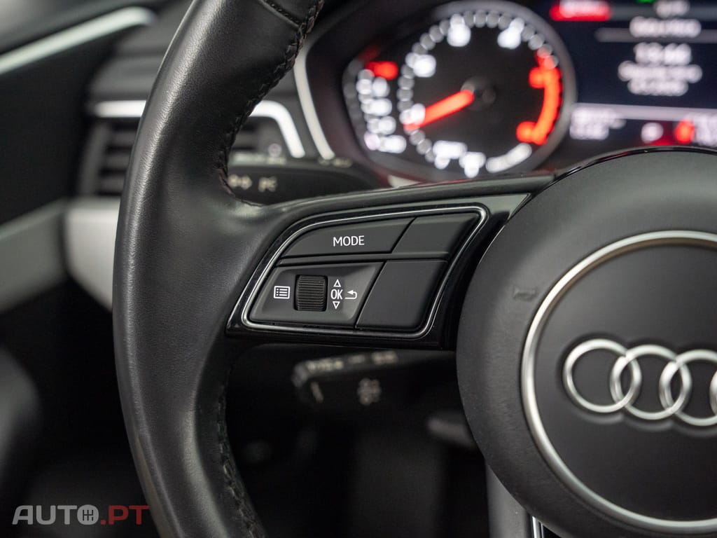 Audi A4 Avant 30 TDI S tronic