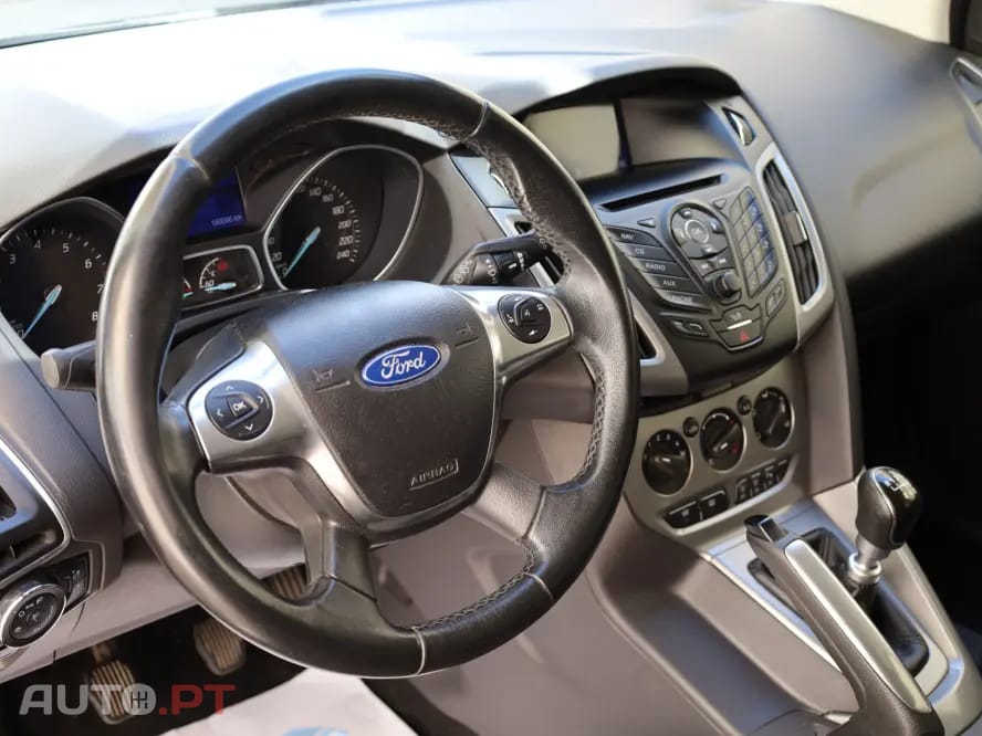 Ford Focus 1.0 EcoBoost S&S Champions Edition