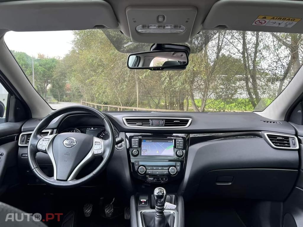 Nissan Qashqai 1.5 dCi Tekna Premium Pele