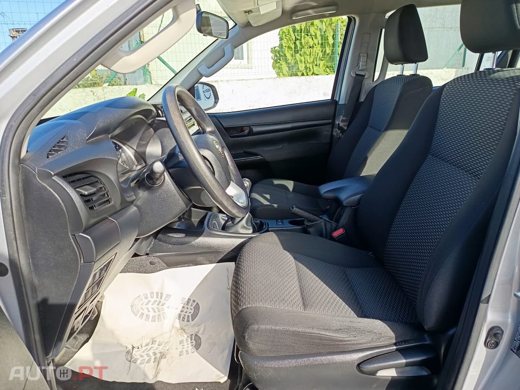 Toyota Hilux 2.4 D-4D 4WD Challenge