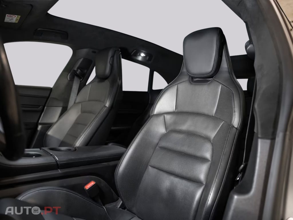 Porsche Taycan GTS I.V.A DEDUTIVEL 