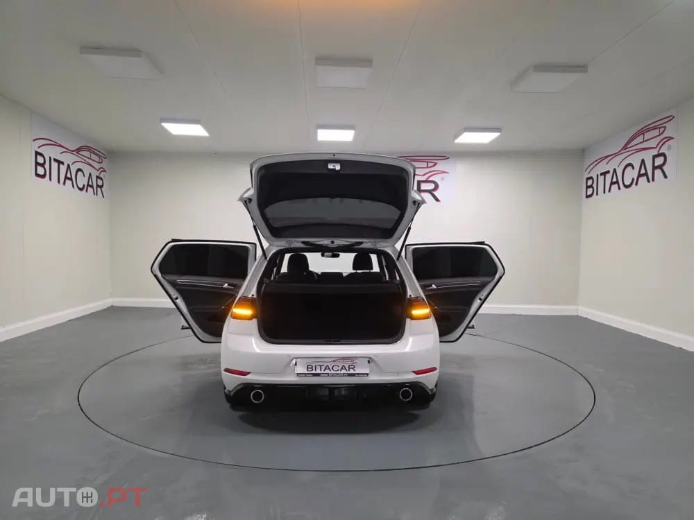 Volkswagen Golf 2.0 TSI GTI DSG Performance