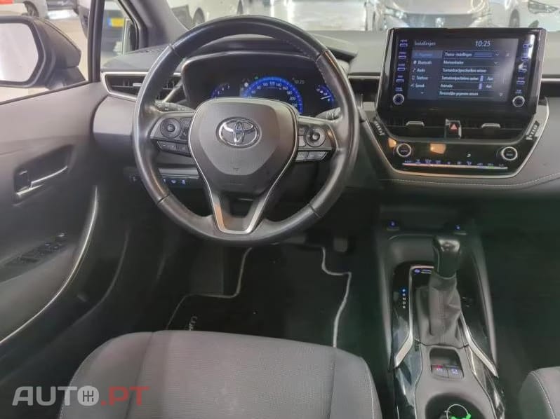 Toyota Corolla 1.8 Hybrid Dynamic