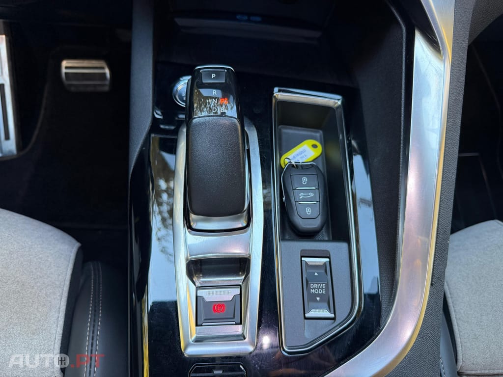 Peugeot 3008 1.6 Hybrid4 GT Pack e-EAT8
