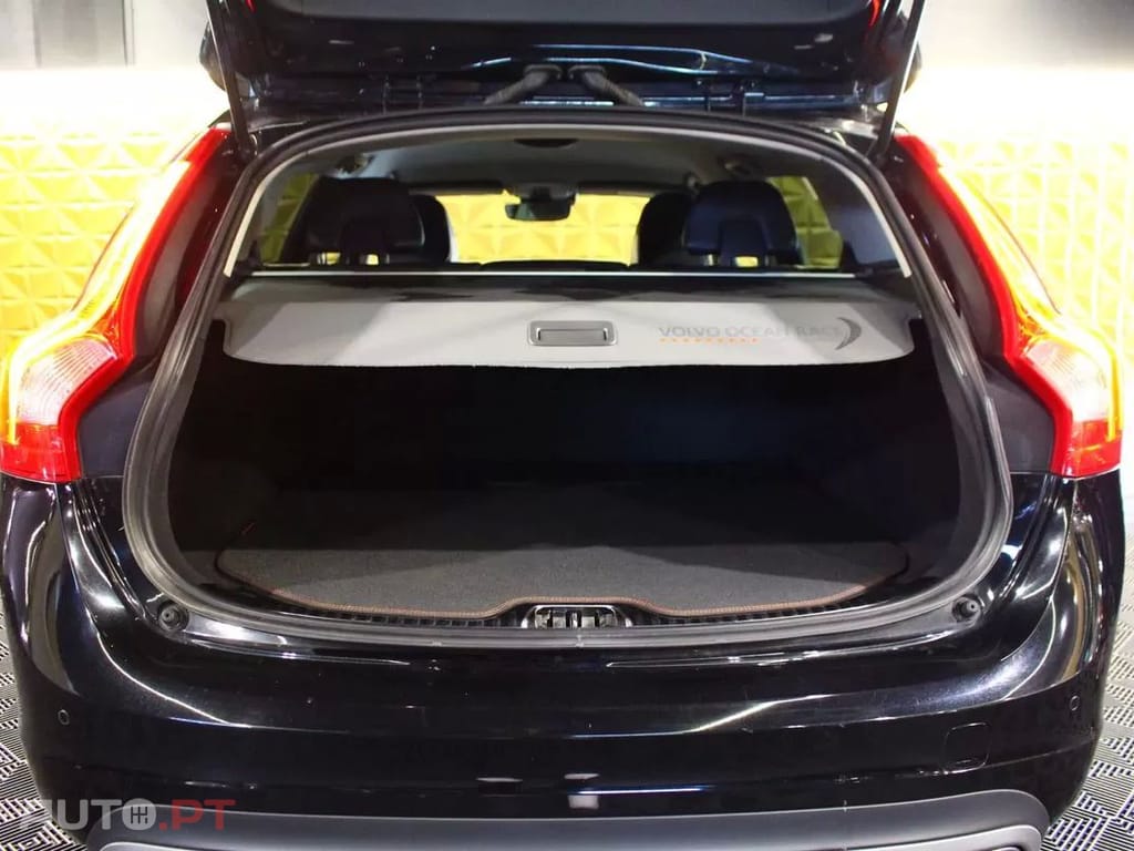 Volvo V60 2.0 D2 Momentum Drive