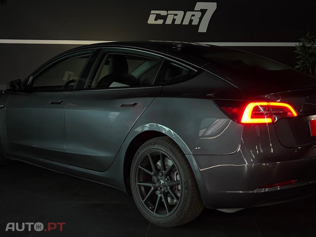 Tesla Model 3 Standard Range Plus RWD