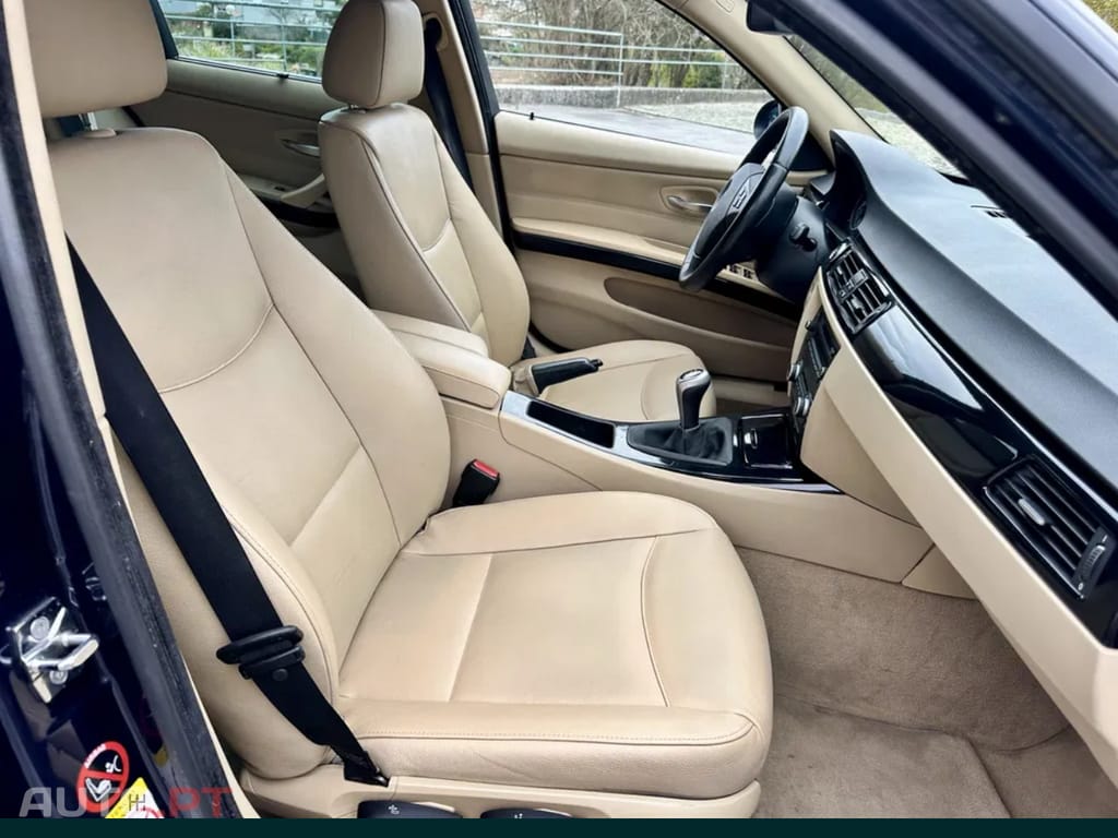 BMW 320 320D Touring Sport