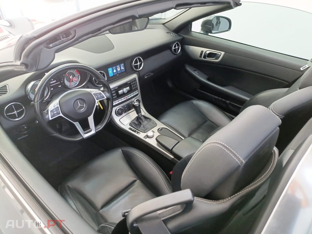 Mercedes-Benz SLK 200 (BlueEFFICIENCY) 7G-TRONIC