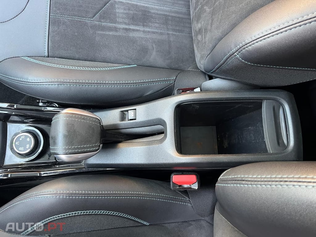 Peugeot 2008  1.2 PureTech Crossway