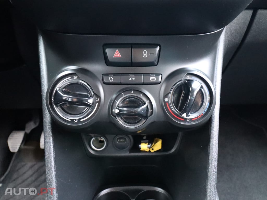 Peugeot 208 1.5 Hdi — fotografia 17