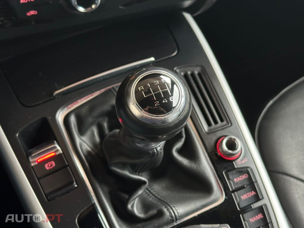 Audi A4 Avant 2.0 TDI Business Line S-line